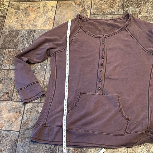 GAP Brown T-Shirt with Red XL Print - Picture 5 of 6